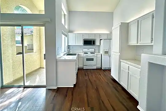 1307 Elmhurst Photo 2