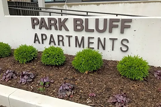 Park Bluff Photo 2