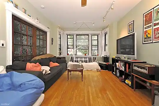 209 St Paul St Photo 1