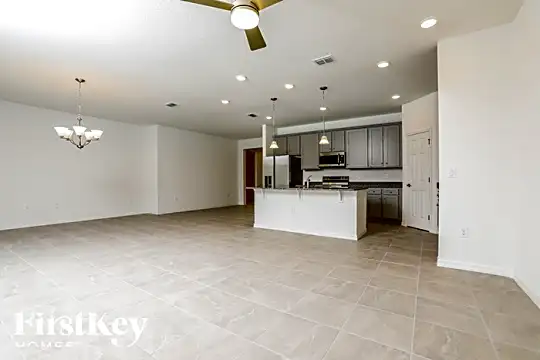1257 Spokane Point Photo 2