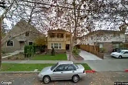 1370 McKendrie St Photo 1