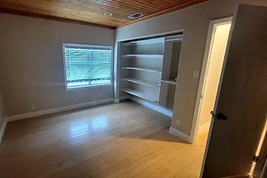 10417 Cimarron St Photo 2