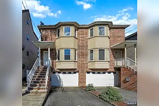 243A Warren Ave #A Photo 1