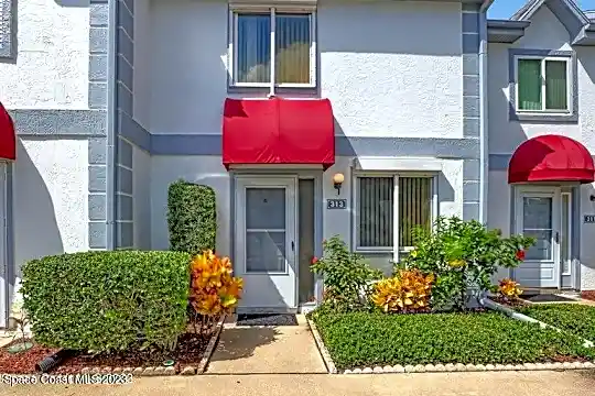 313 Seaport Blvd Photo 1
