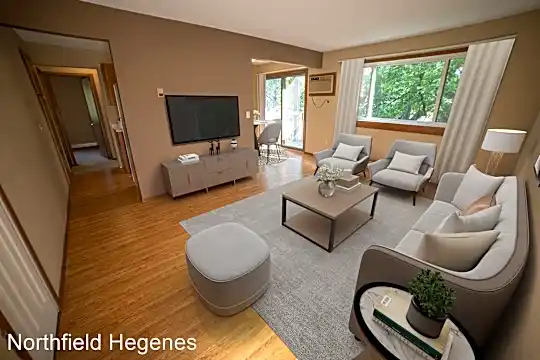 1401 Heritage Dr Photo 2