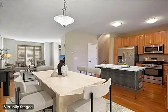 739 Victoria St Photo 1