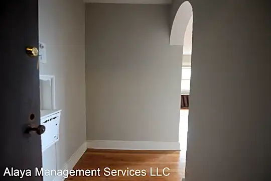 2340 Victory Pkwy Photo 2