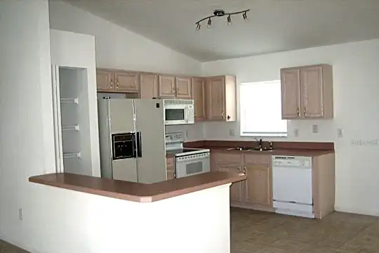 64 Fieldstone Ln Photo 2