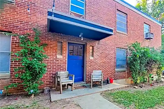 625 W Dickson St Photo 2