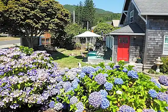 206 2nd St Photo 1