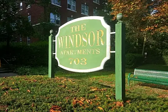 Windsor Apartments Photo 2
