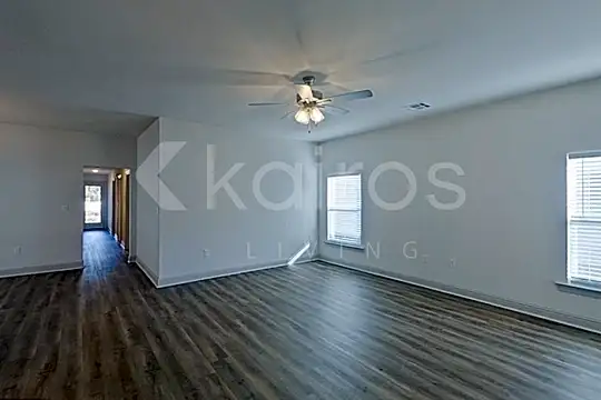 8033 Hendrick Dr Photo 2