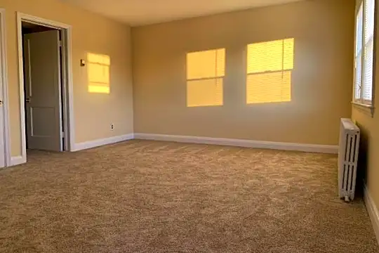 2818 Clearview Ave Photo 2