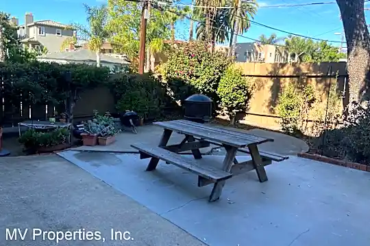 1702 Lincoln Ave Photo 2