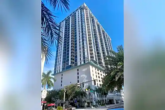 1 Beach Dr SE Photo 1