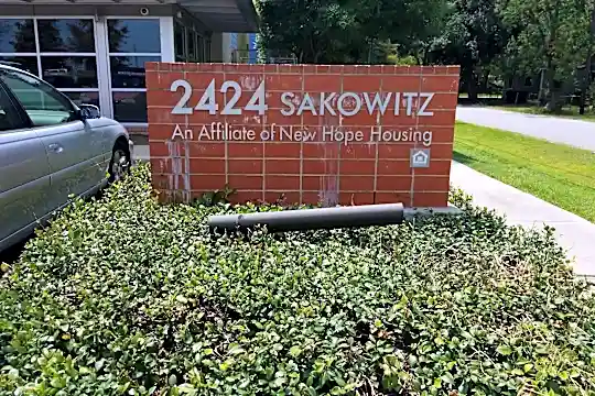 2424 Sakowitz Apartments Photo 2