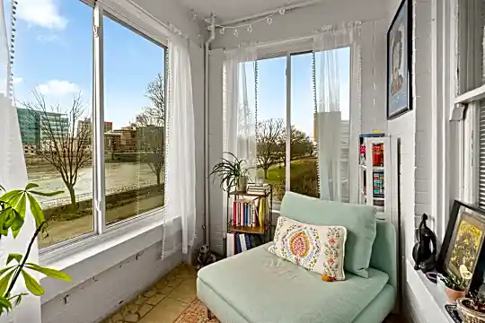 1 Linwood St Photo 1