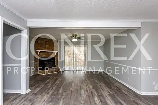 2104 Hillbeck Dr Photo 2