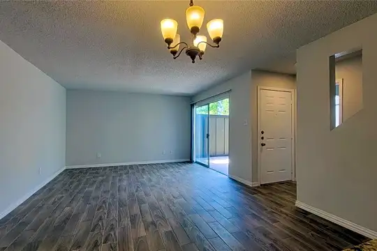 4651 Country Creek Dr #1118 Photo 2
