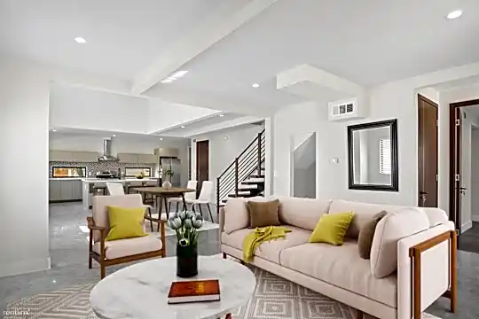 1005 Hollywood Ave Photo 1