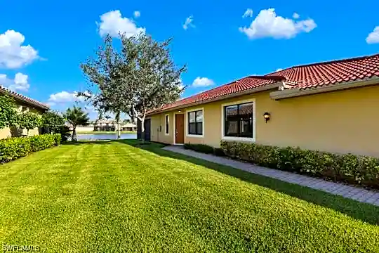 11326 Red Bluff Ln Photo 2