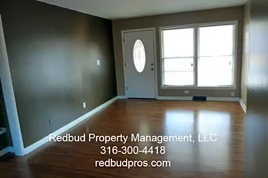 2147 S Parkwood Ln Photo 2