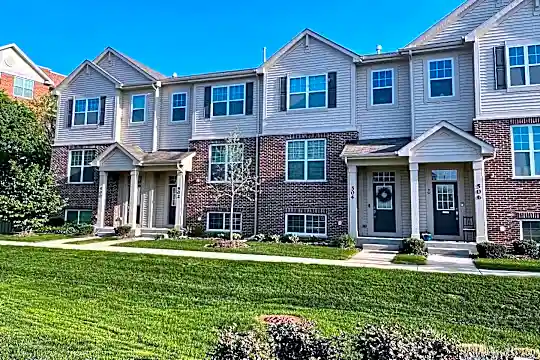 502 Lexington Ln Photo 2