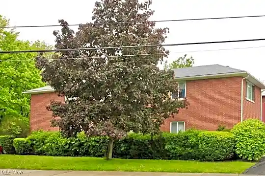 2868 Noble Rd #1 Photo 1