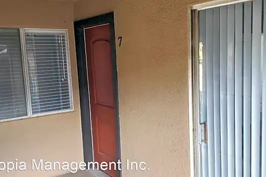 9574 Live Oak Avenue Photo 2