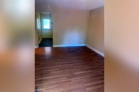 115 Florence St Photo 2