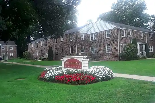 Greylock Apartments Photo 1