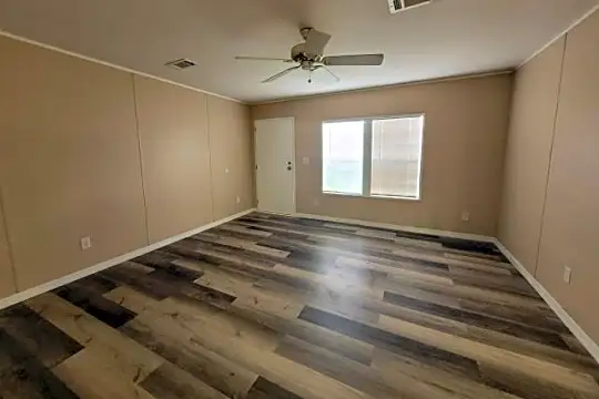 1707 Daffodil Ave #327 Photo 2