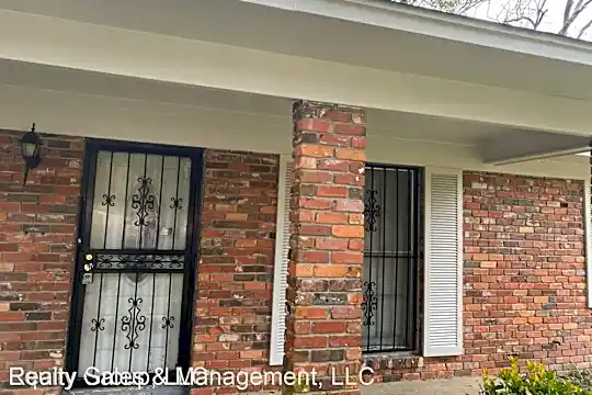 352 Catalina Cir Photo 1
