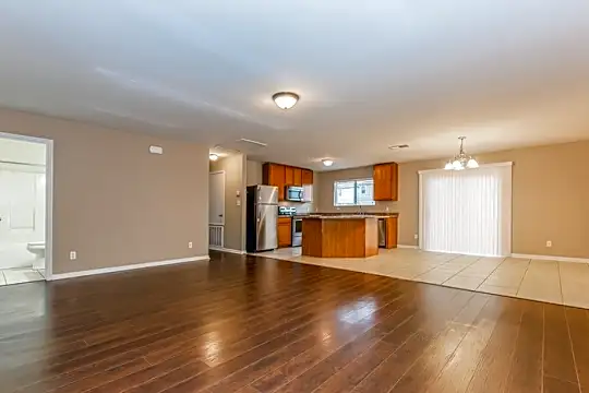 15434 Mill Valley Dr Photo 2