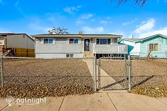 906 Arrawanna St Photo 1