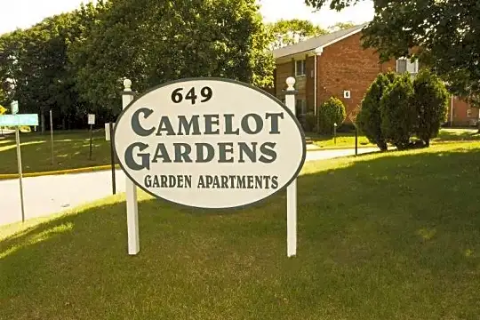 Camelot Gardens Photo 2