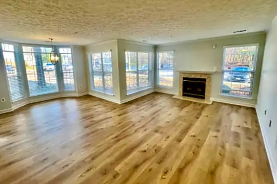 15602 Everglade Ln Photo 1