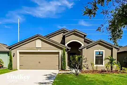 724 Chatham Walk Photo 1