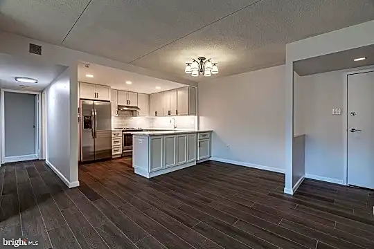 6300 Stevenson Ave #423 Photo 1