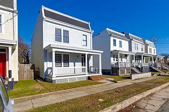 1210 N 35th St Photo 1