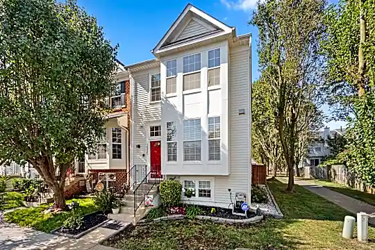 2935 Cassidy Ct Photo 2