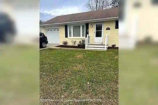 709 Coral Way Photo 2