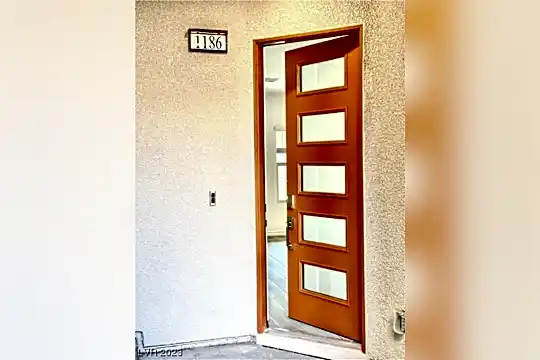600 Carriage Hill Dr #1186 Photo 2
