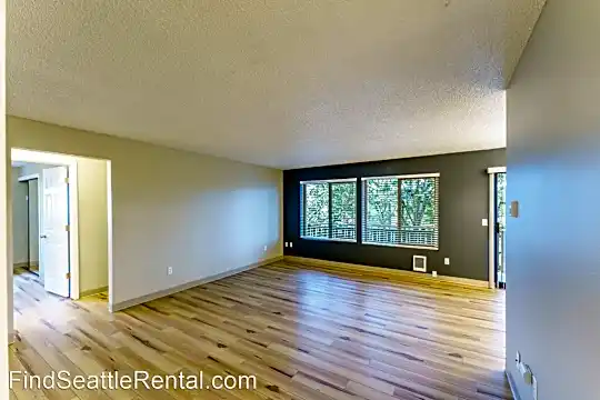 2015 NE 89th St. Photo 2