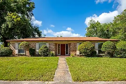 3914 Raintree Rd Photo 1