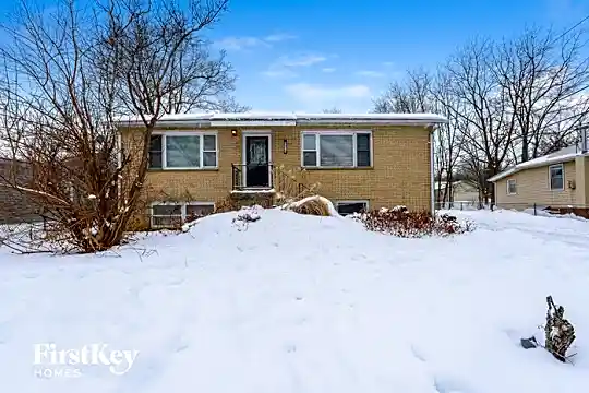 2515 North Freedom Drive Photo 1