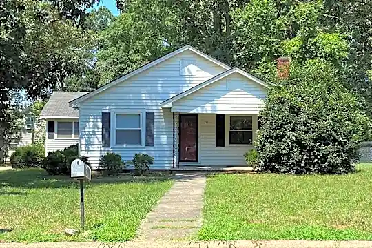 310 Coggins Ave Photo 1
