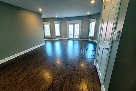 7578 Lions Gate Pkwy Photo 2