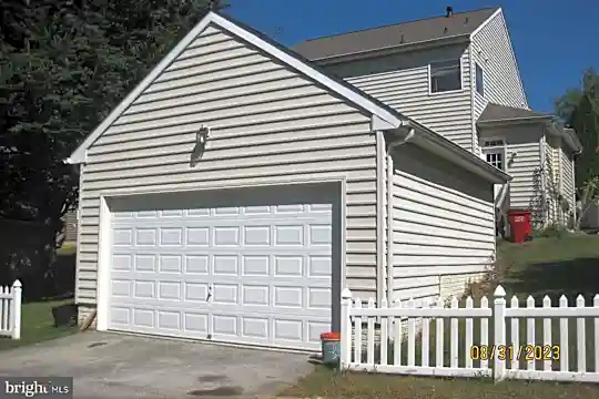 308 Calmes St Photo 2
