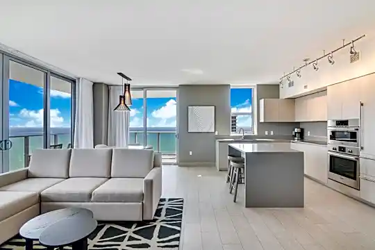 4010 S Ocean Dr Photo 2